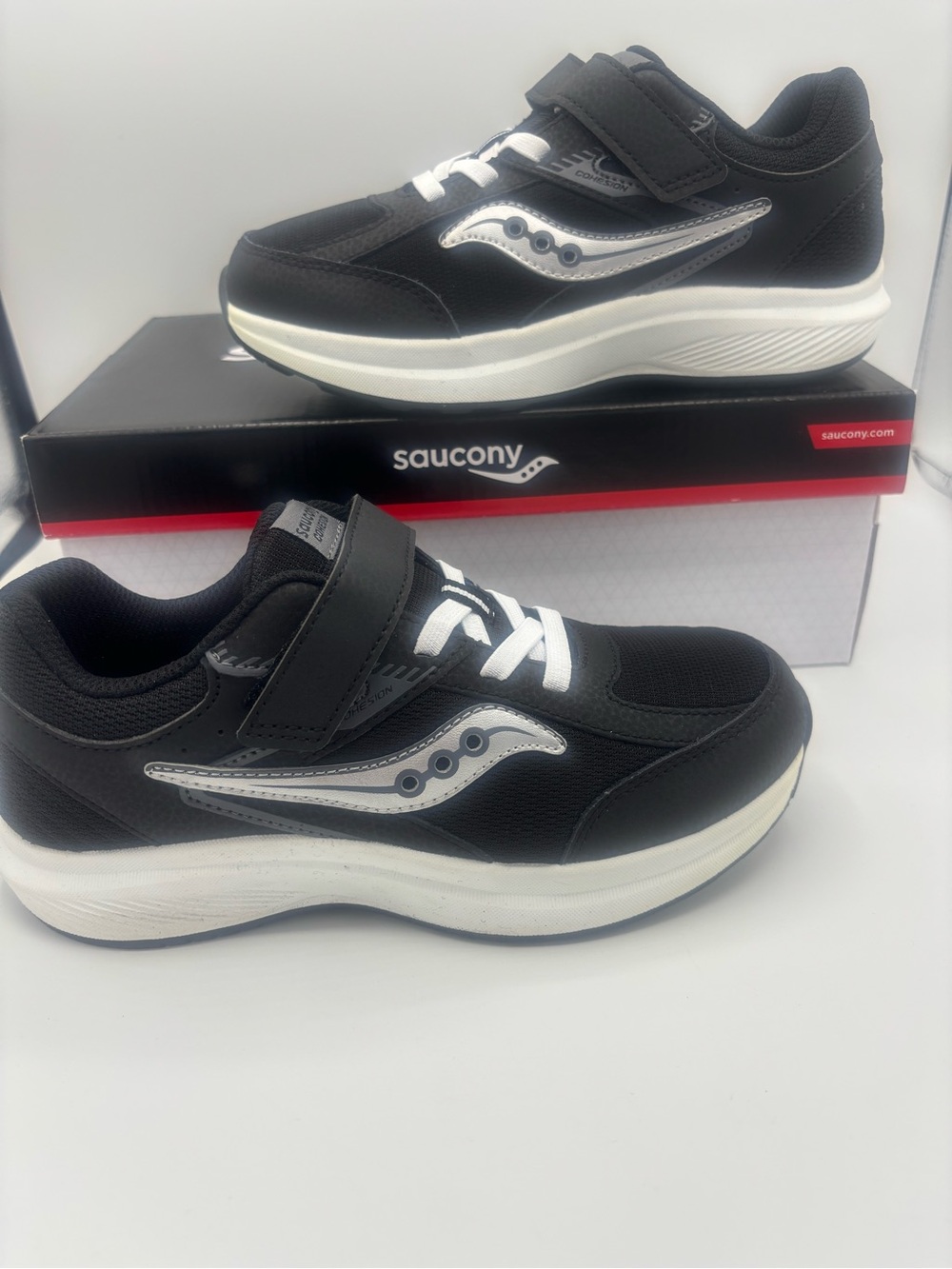 Saucony Kids' Cohesion KDZ Black and White Athletic Sneakers Size 3 Wide width